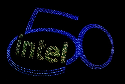 인텔, 창립 50주년 기념 ‘드론 라이트 쇼’…세계기록 경신