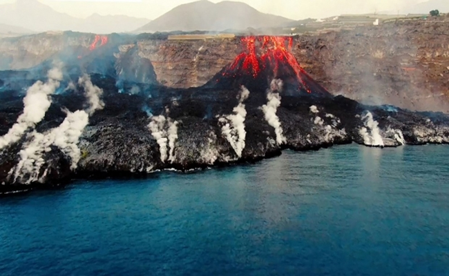 재난영화 한 장면?…드론으로 본 스페인 화산의 용암